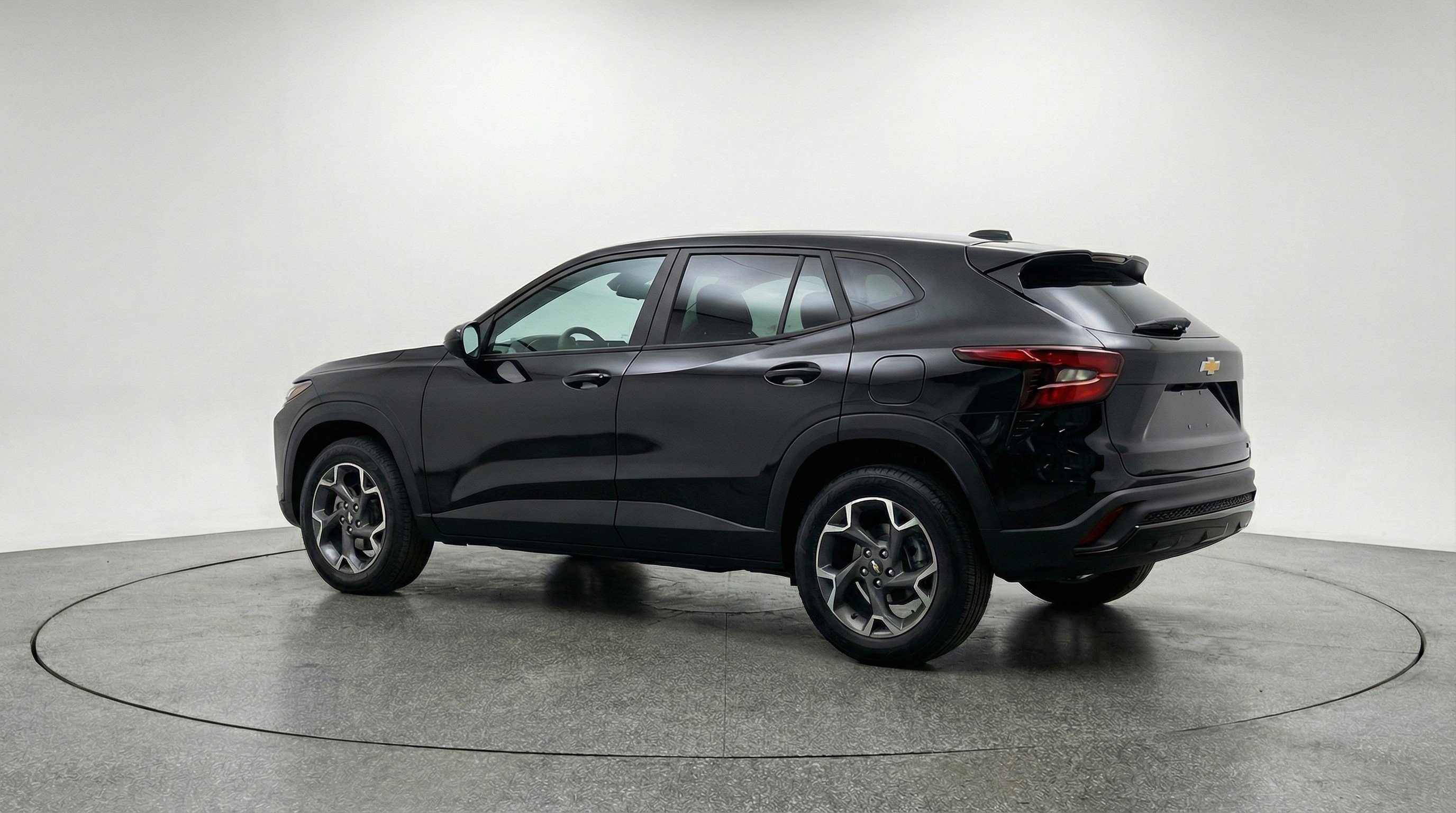 Used 2025 Chevrolet Trax LT w/ LT Convenience Package image 6