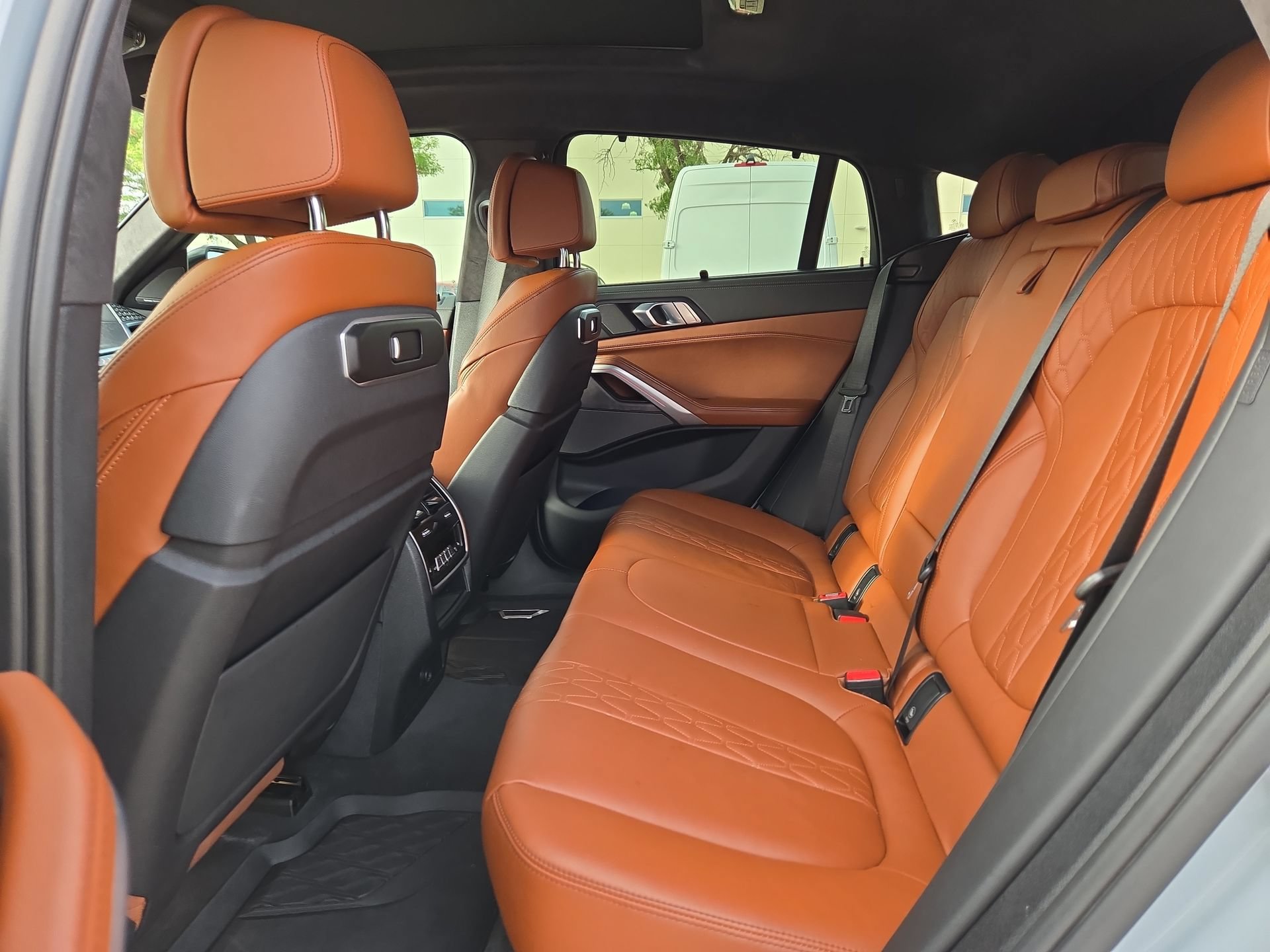 Certified 2024 BMW X6 xDrive40i w/ Premium Package AWD/4WD image 13