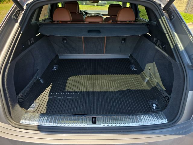 Used 2019 Audi e-tron Prestige w/ Prestige Package AWD/4WD image 12
