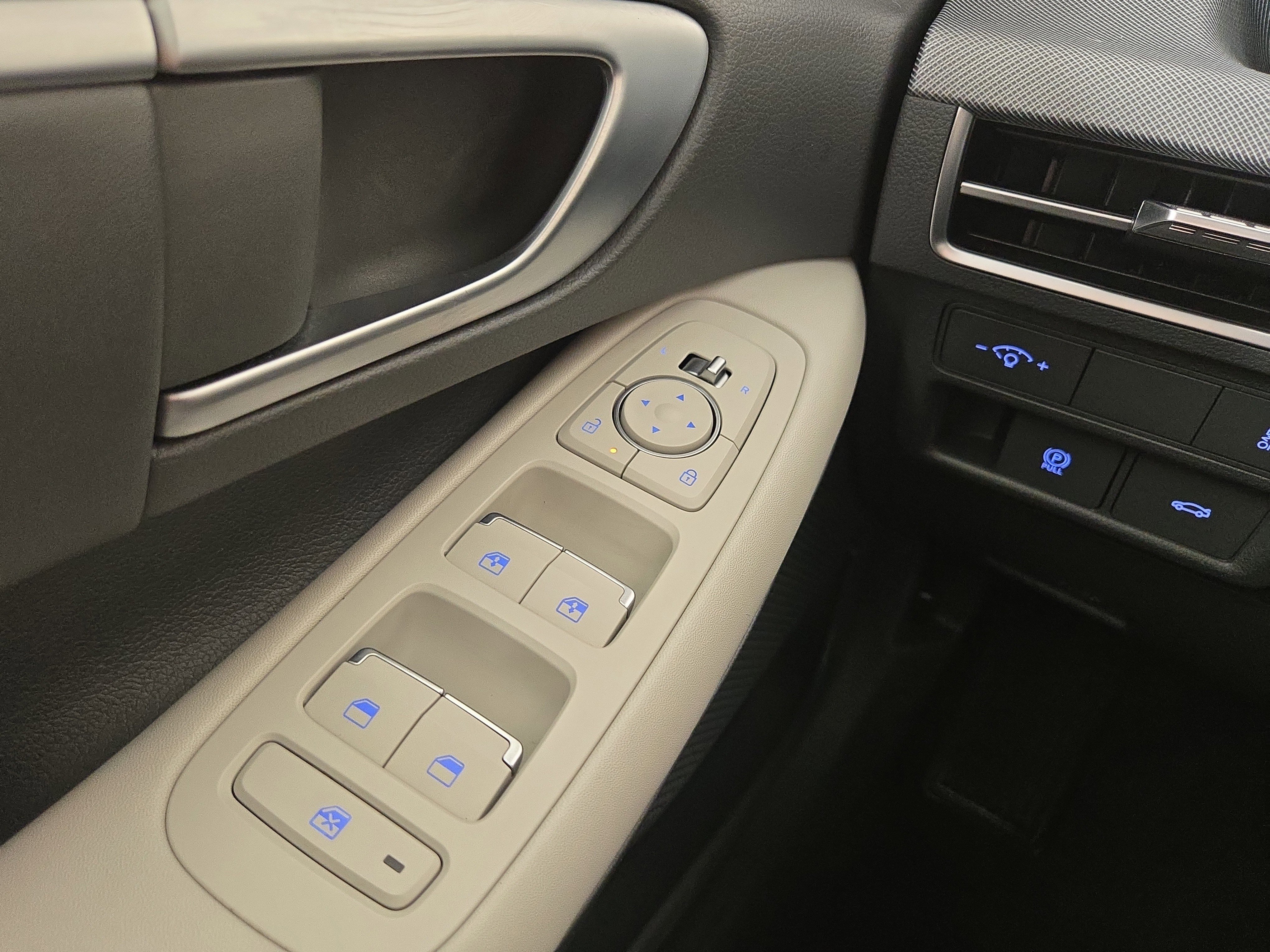 Used 2025 Hyundai Sonata SEL image 29