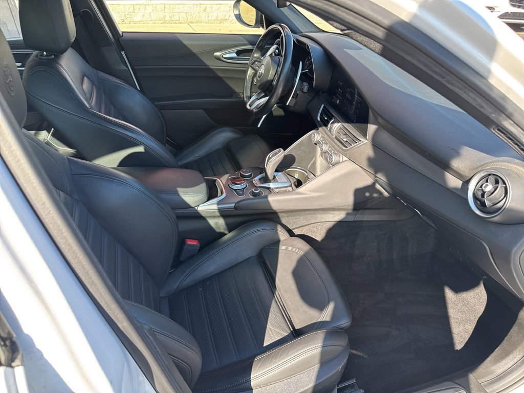 Used 2022 Alfa Romeo Giulia Veloce image 57