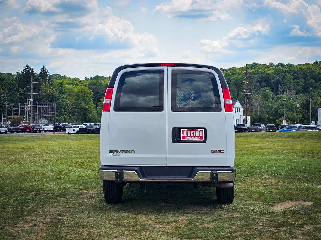 Used 2025 GMC Savana 2500 w/ Driver Convenience Package RWD image 4