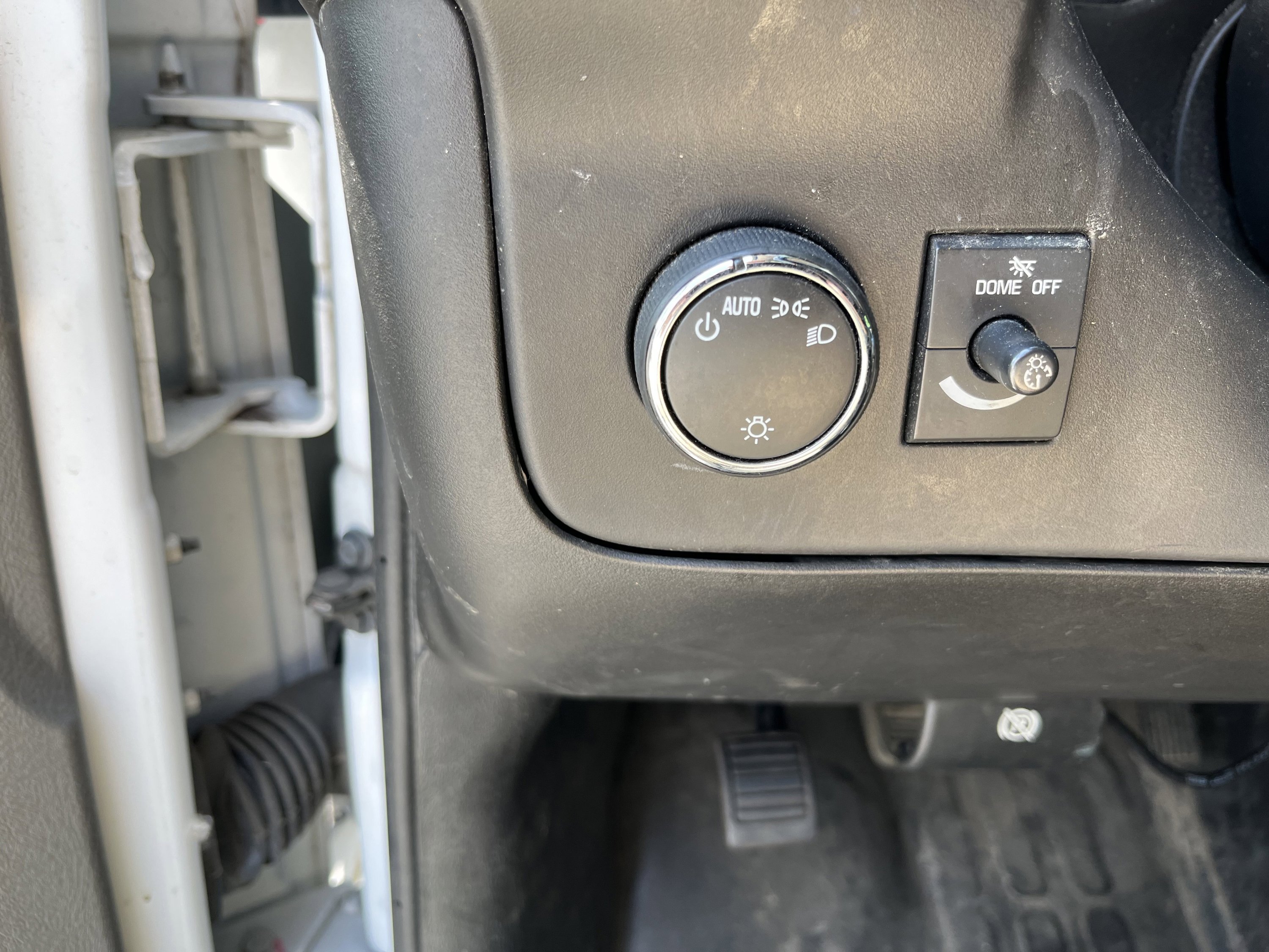 Used 2022 Chevrolet Express 2500 Extended w/ Driver Convenience Package image 11