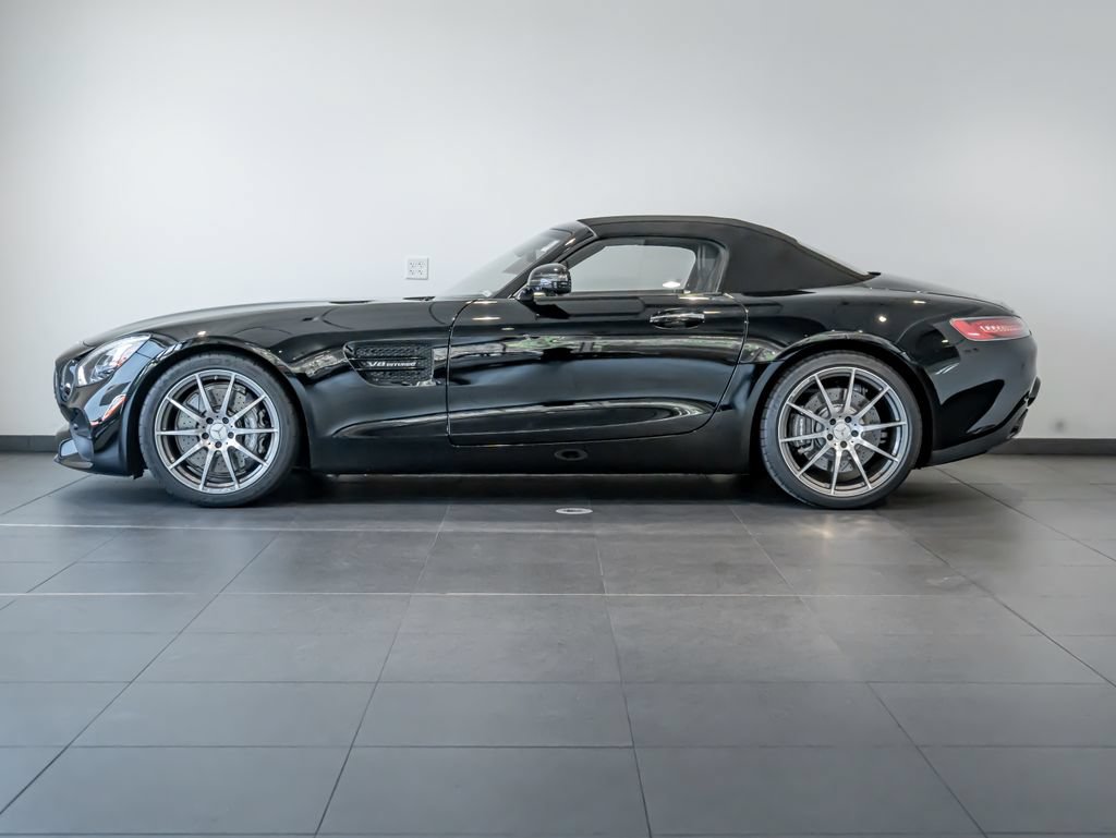 Used 2018 Mercedes-Benz AMG GT Roadster image 2