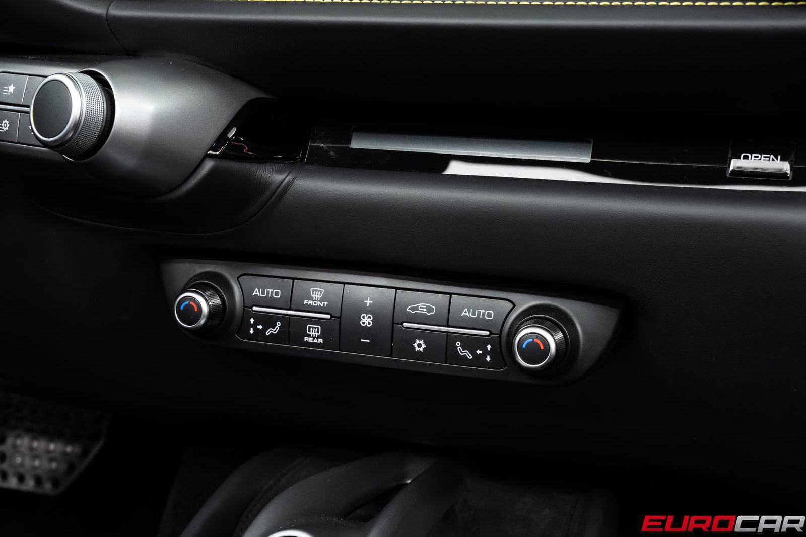 Used 2022 Ferrari 812 GTS RWD image 34