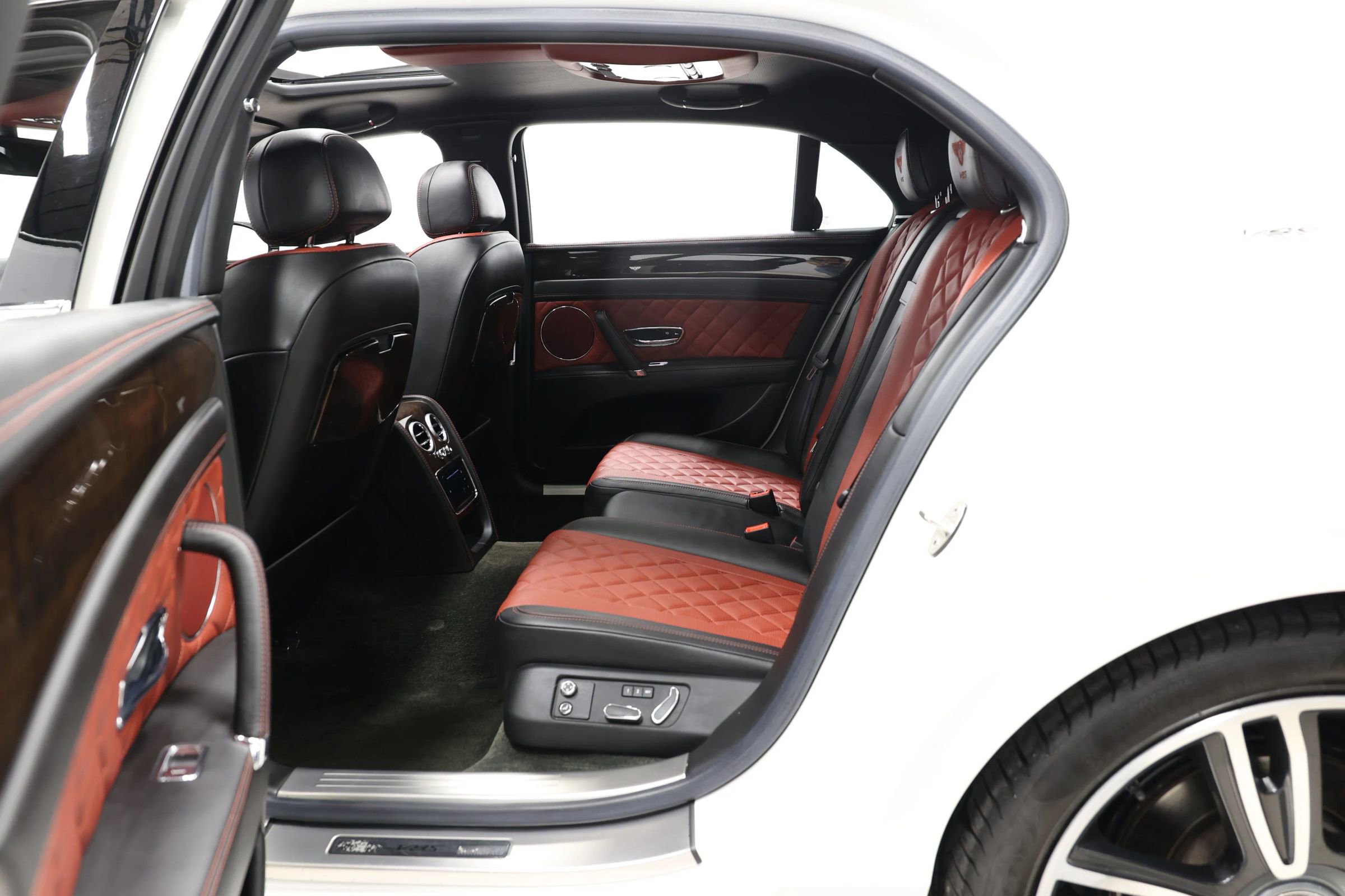 Used 2017 Bentley Flying Spur S V8 AWD/4WD image 49