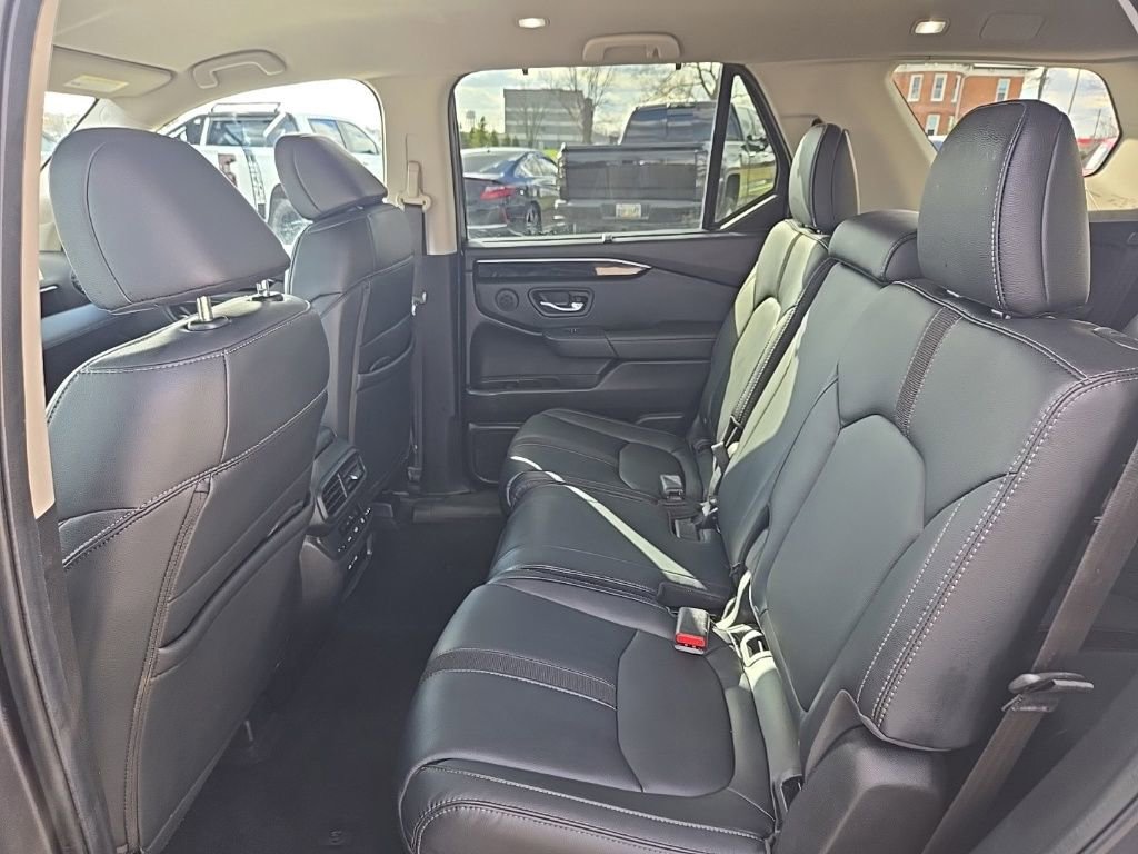 Used 2025 Honda Pilot EX-L image 24