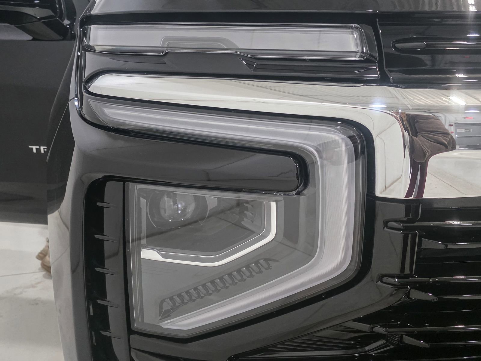 Certified 2025 Chevrolet Tahoe LS AWD/4WD image 14
