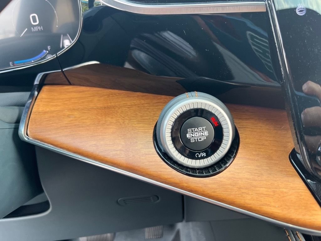 Used 2022 Jeep Grand Wagoneer Series III image 14