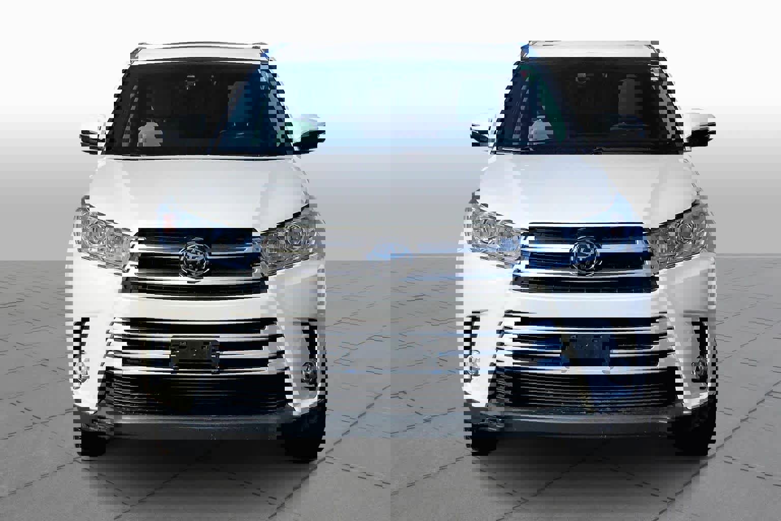 Used 2017 Toyota Highlander XLE image 4