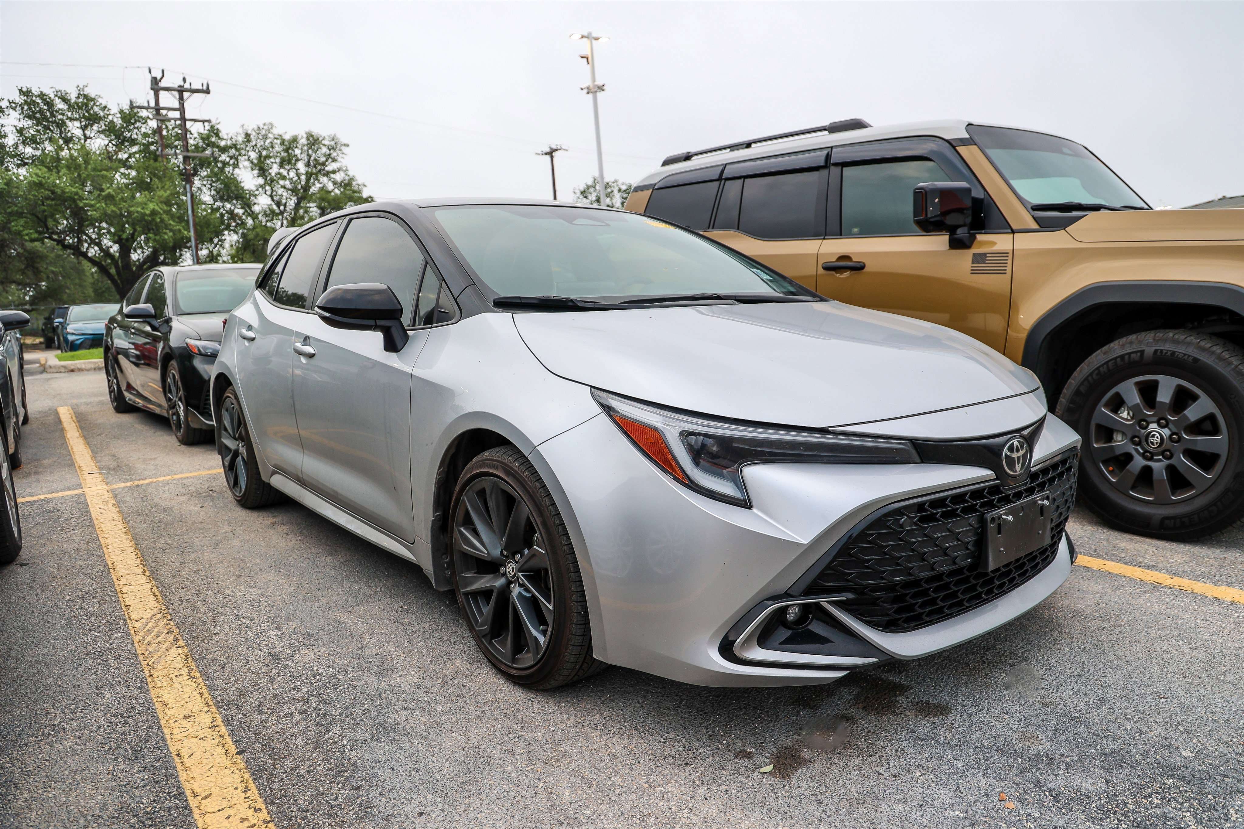 Used 2025 Toyota Corolla XSE FWD image 6