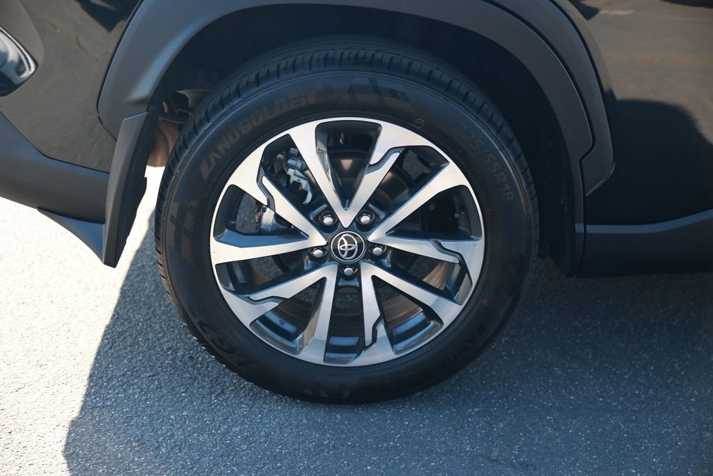 Used 2024 Toyota Corolla Cross XLE w/ Convenience Package image 9