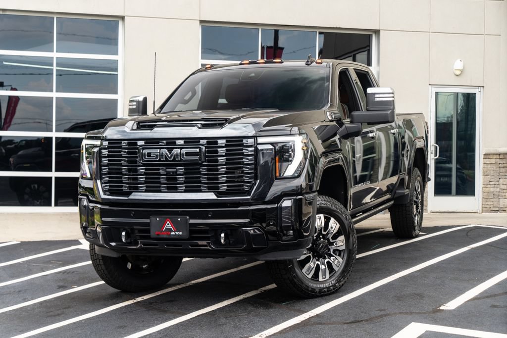 Used 2024 GMC Sierra 3500 Denali Ultimate AWD/4WD image 2