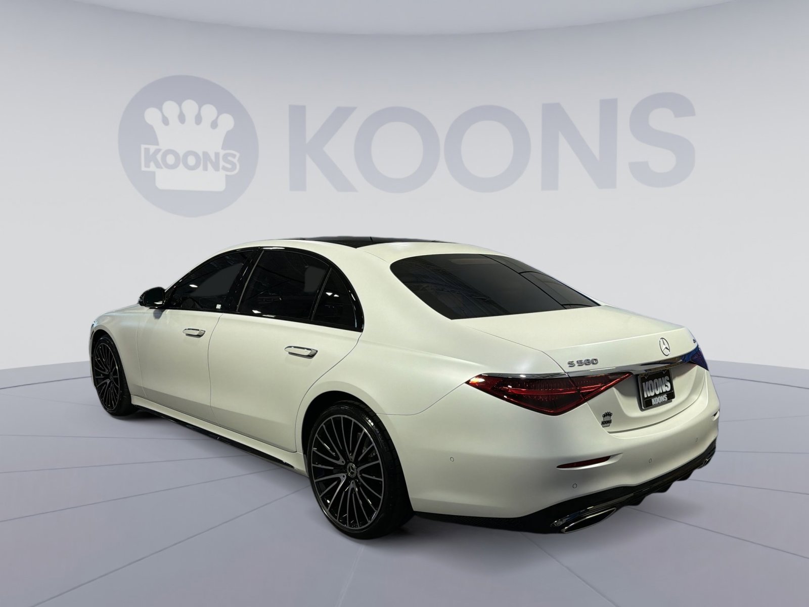 Used 2023 Mercedes-Benz S 580 4MATIC Sedan image 4