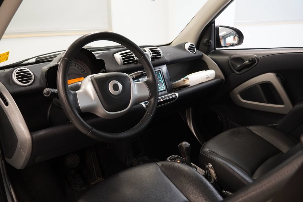 Used 2015 smart fortwo pure RWD image 6