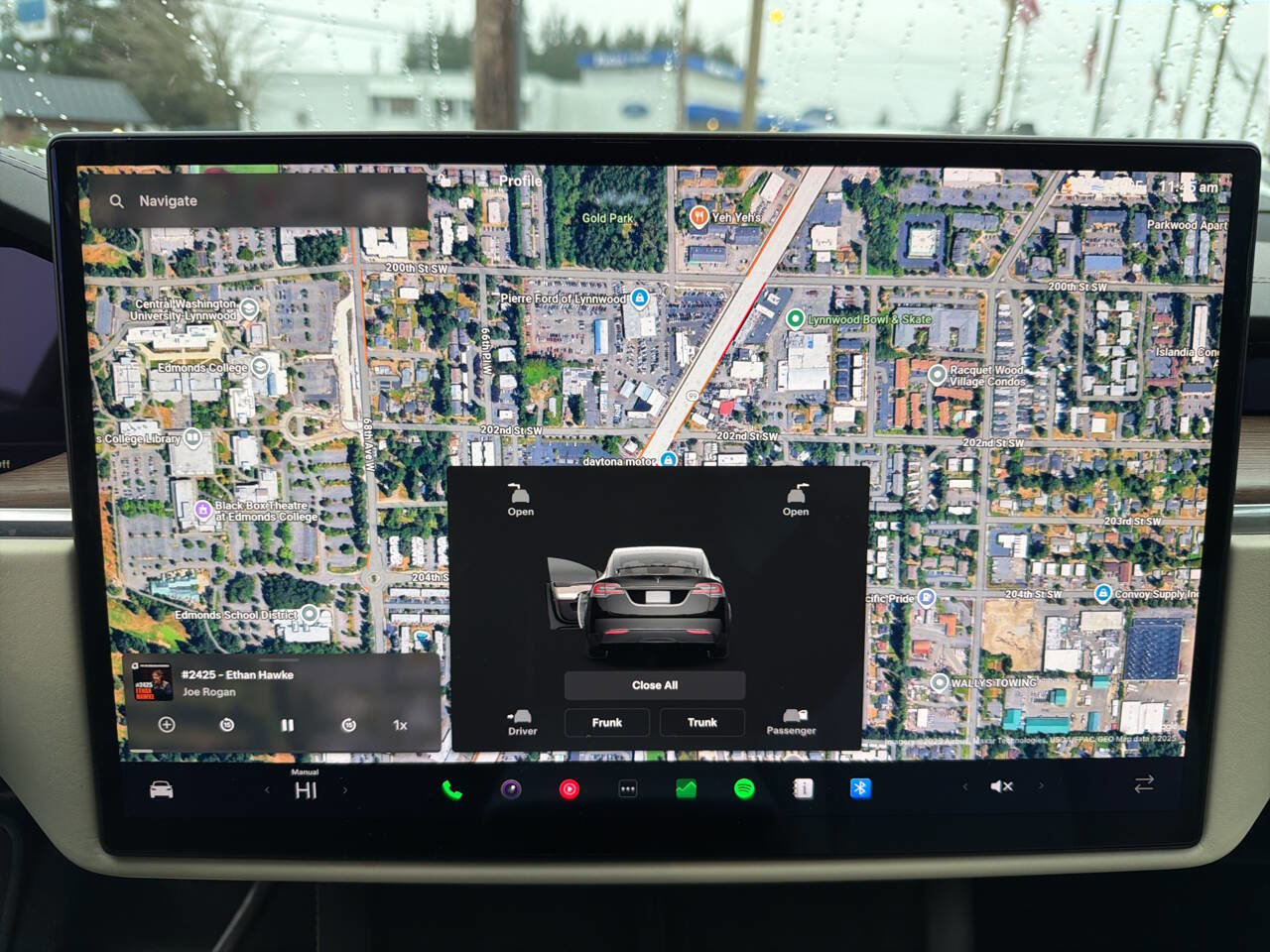Used 2022 Tesla Model X image 30
