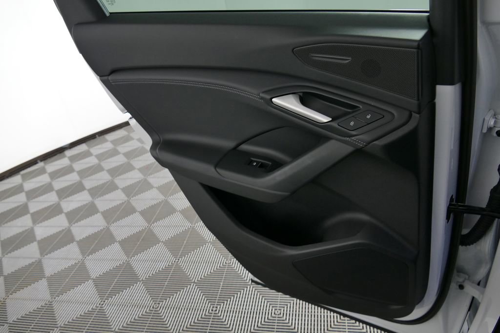 Certified 2025 Audi Q6 e-tron Premium w/ Convenience Package image 5
