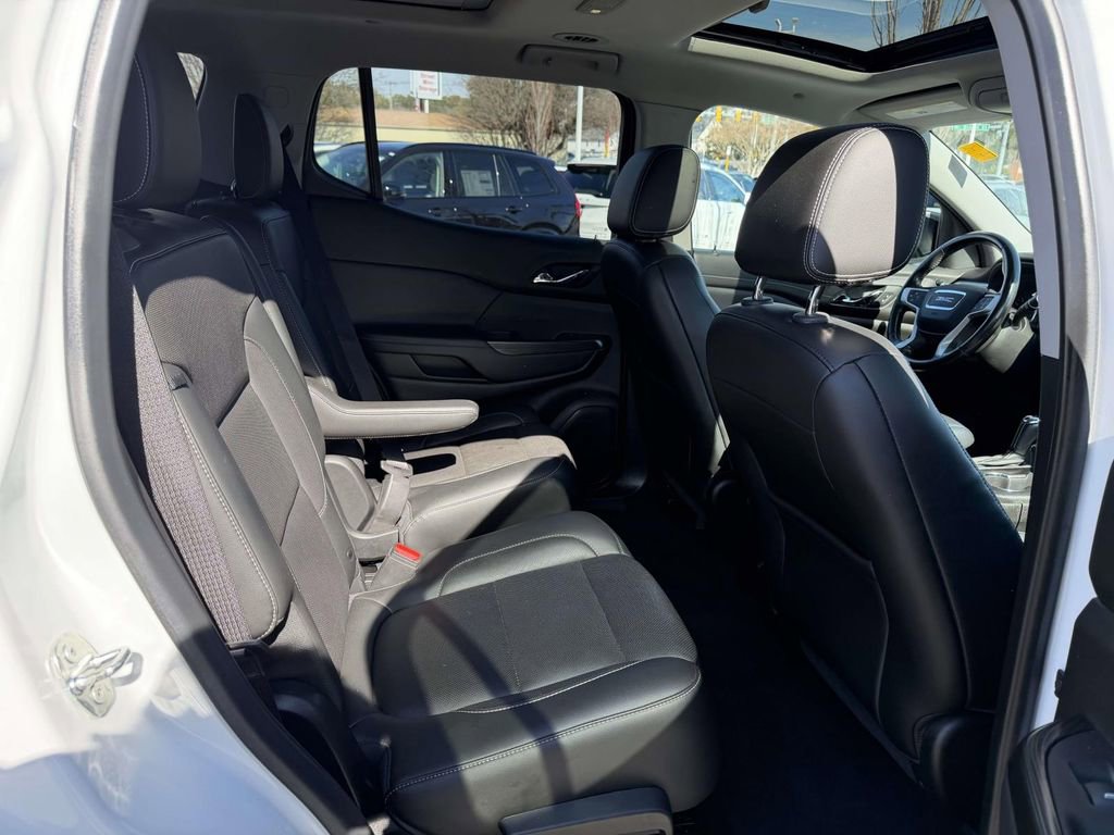 Used 2019 GMC Acadia SLT w/ Black Edition image 13