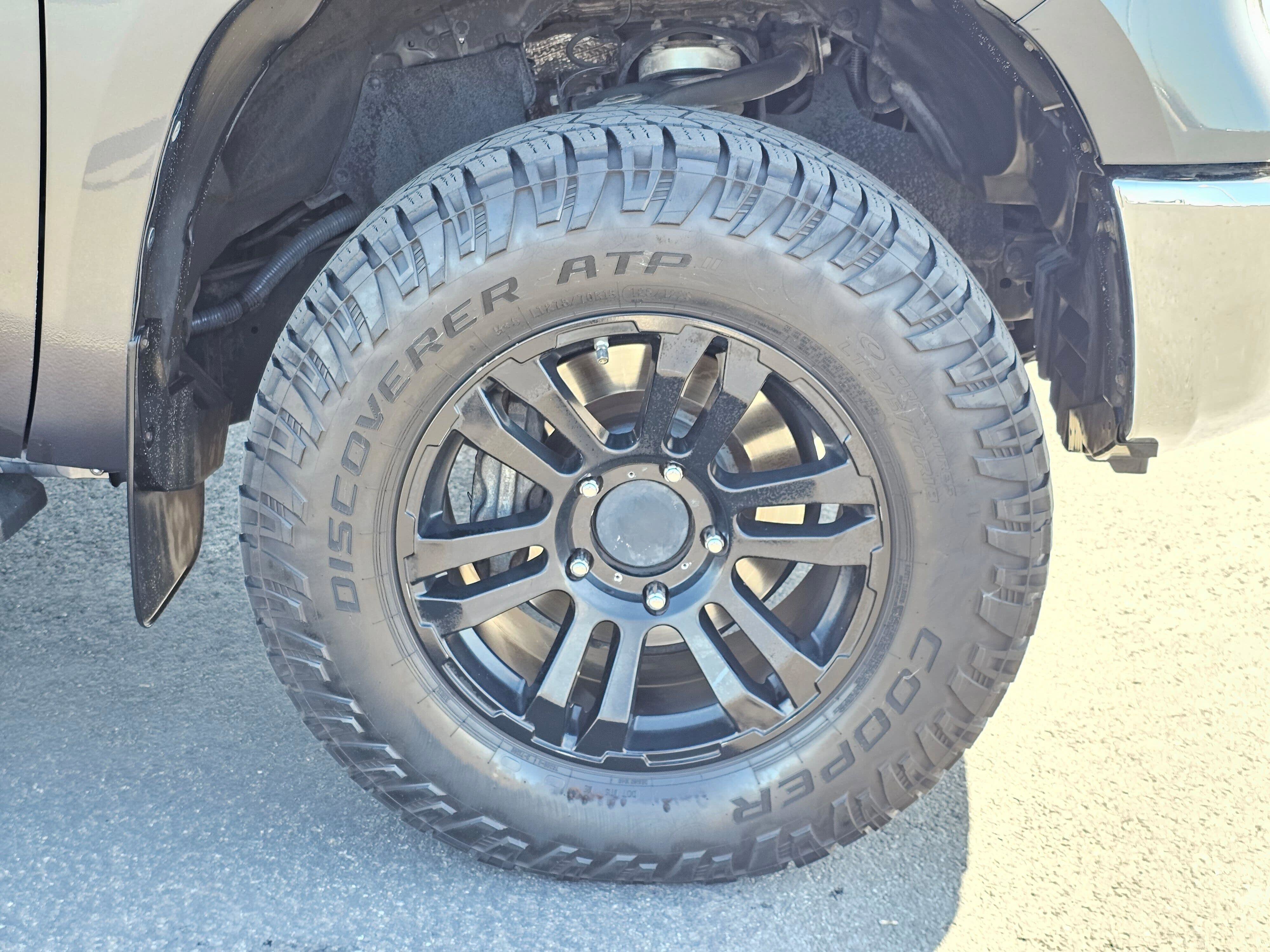 Used 2014 Toyota Tundra Limited w/ Limited Premium Package image 10