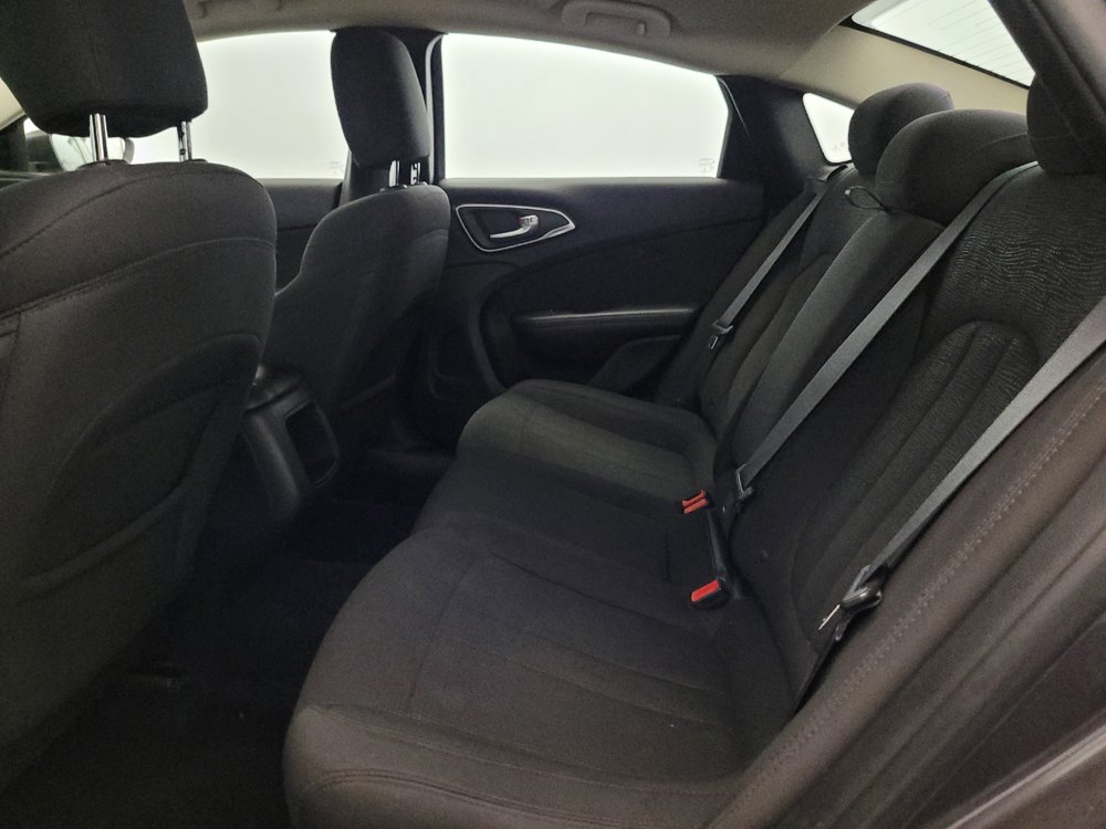 Used 2015 Chrysler 200 Limited FWD image 18