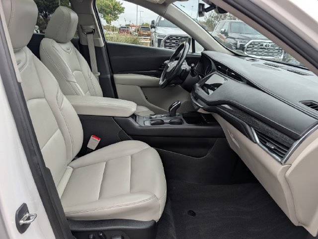 Used 2023 Cadillac XT4 Premium Luxury w/ Driver Assist Package FWD image 34