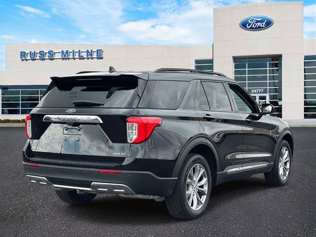 Used 2024 Ford Explorer XLT w/ Equipment Group 202A AWD/4WD image 4