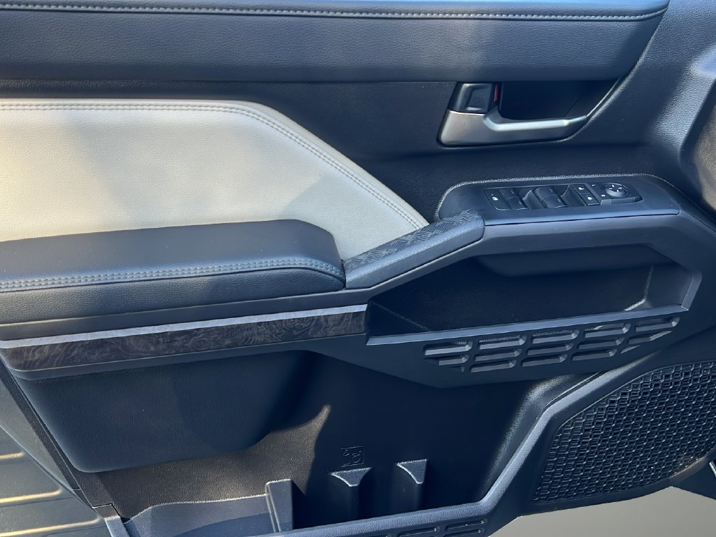 Certified 2025 Toyota Tacoma Limited AWD/4WD image 9