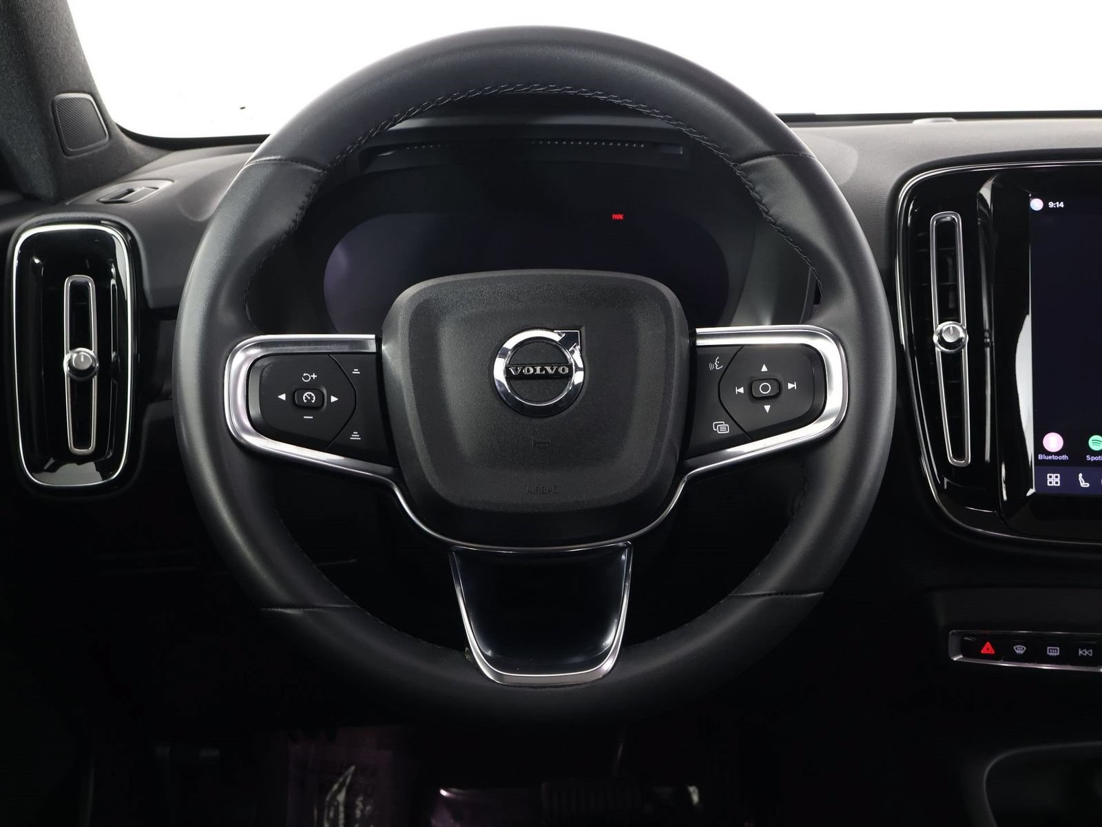Used 2023 Volvo C40 P8 Recharge Plus w/ Protection Package Premier AWD/4WD image 8