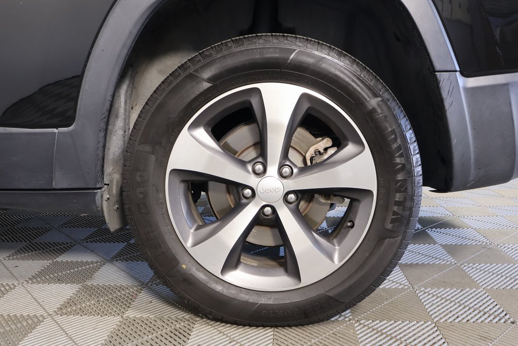 Used 2021 Jeep Cherokee Limited AWD/4WD image 16