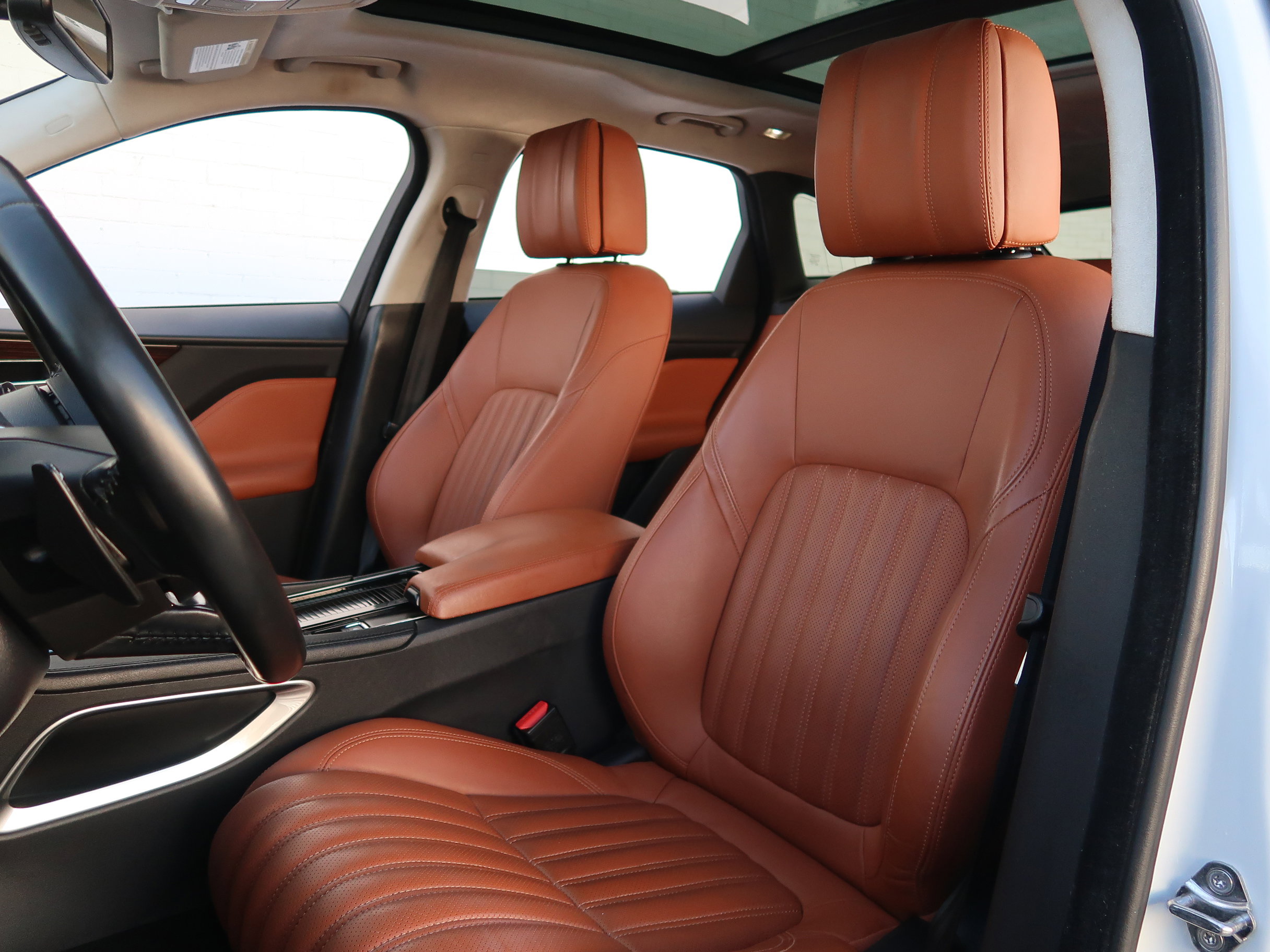 Used 2018 Jaguar F-PACE Portfolio image 12