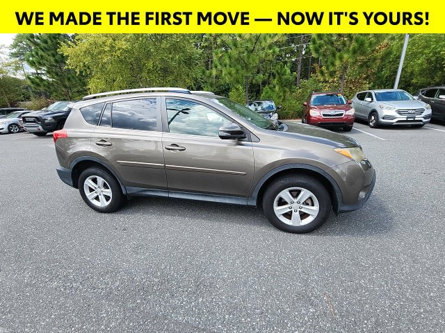 Used 2014 Toyota RAV4 XLE AWD/4WD image 13