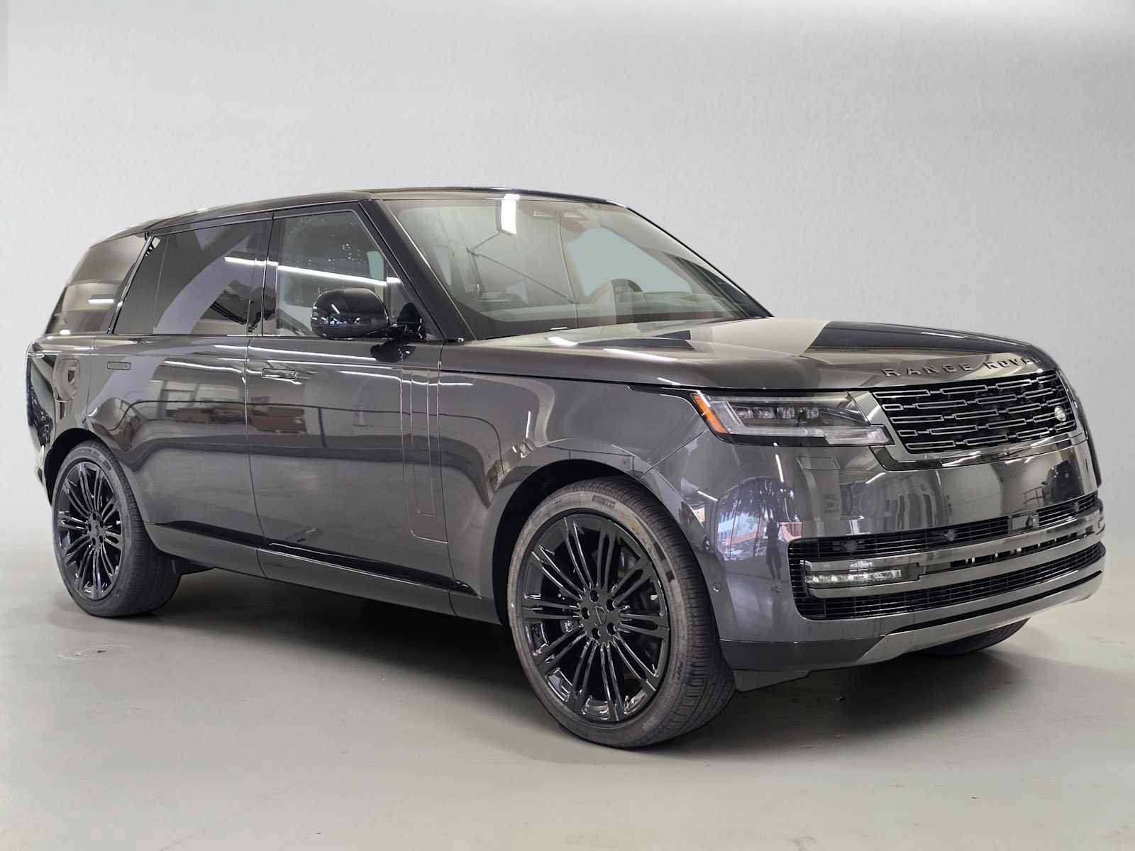 New 2026 Land Rover Range Rover Long Wheelbase SE AWD/4WD image 7