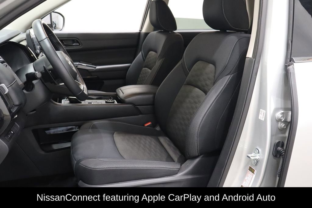 Used 2024 Nissan Pathfinder SV image 10