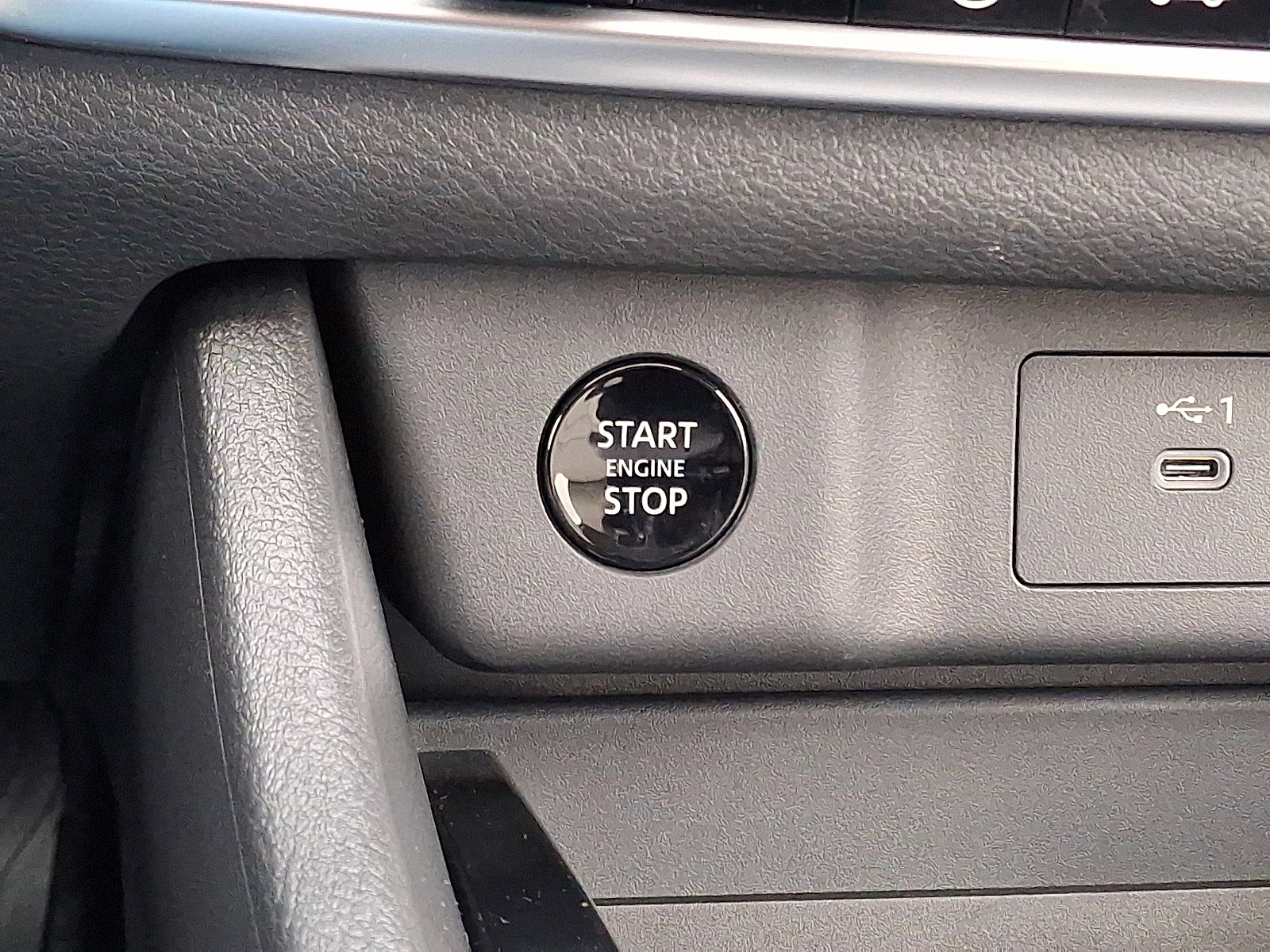 Used 2026 Nissan Rogue SV w/ SV Premium Package image 23