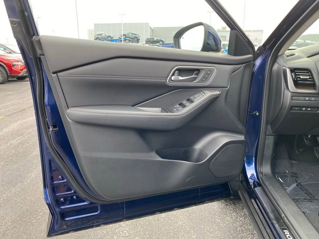 New 2026 Nissan Rogue Platinum w/ Platinum Premium Package image 12