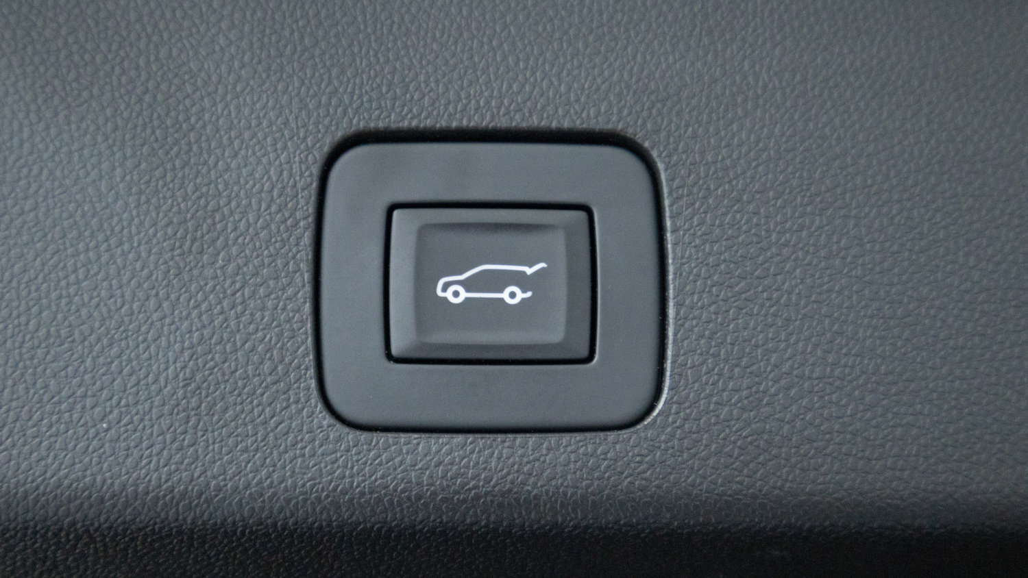 Used 2023 Buick Encore GX Select w/ Sport Touring Package FWD image 32