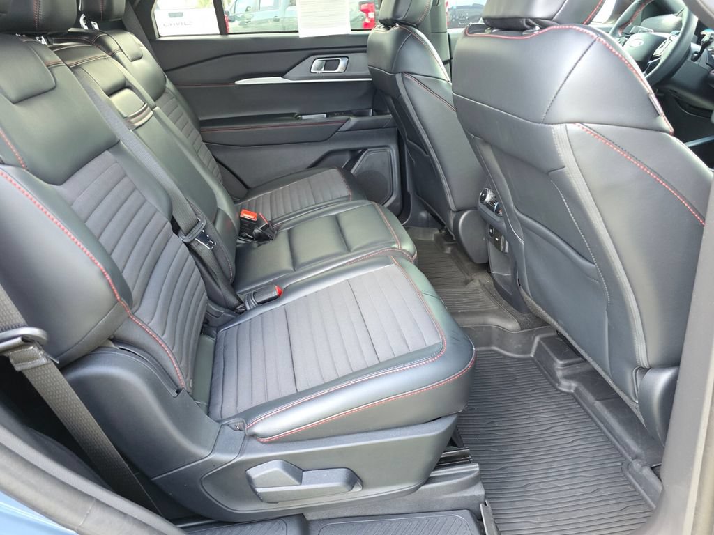 Used 2025 Ford Explorer ST-Line RWD image 18