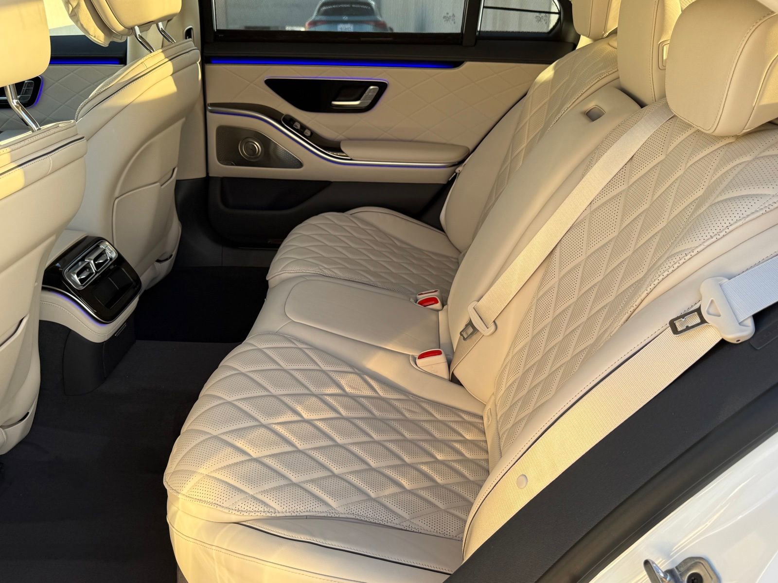 New 2026 Mercedes-Benz S 580e 4MATIC Sedan image 30