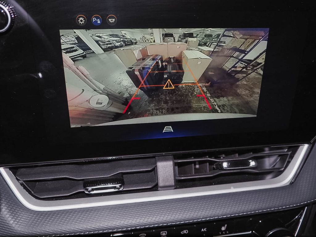 Used 2025 Chevrolet Equinox LT image 13