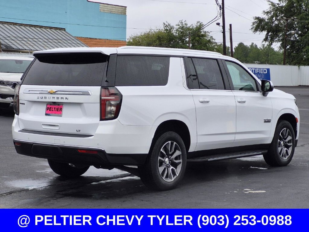 Used 2024 Chevrolet Suburban LT w/ Luxury Package RWD image 6