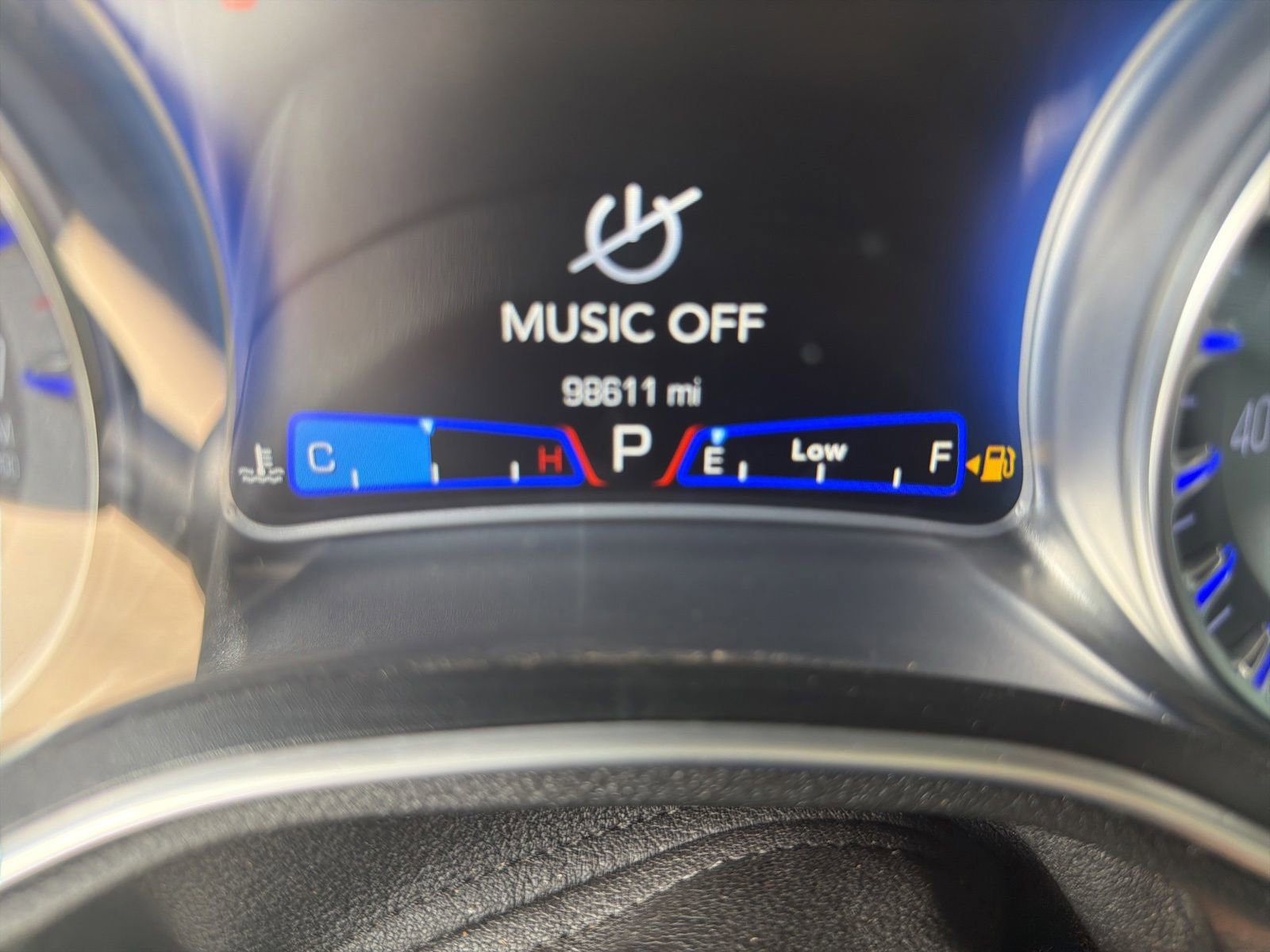 Used 2019 Chrysler 300 Touring w/ Sport Appearance Package RWD image 17