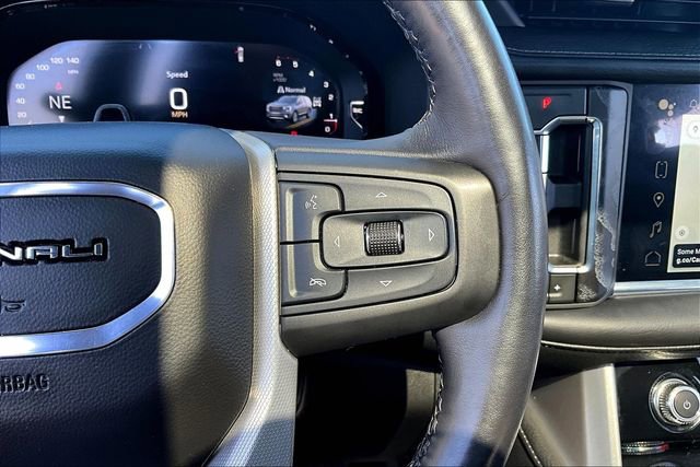 Used 2023 GMC Yukon XL Denali w/ Denali Reserve Package AWD/4WD image 12
