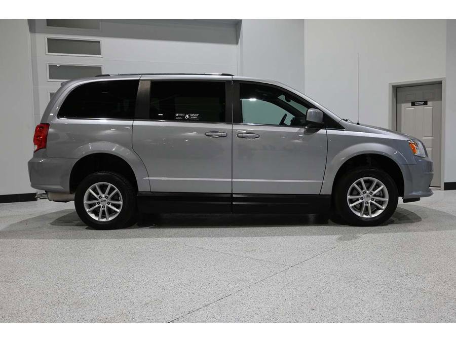 Used 2019 Dodge Grand Caravan SXT image 5