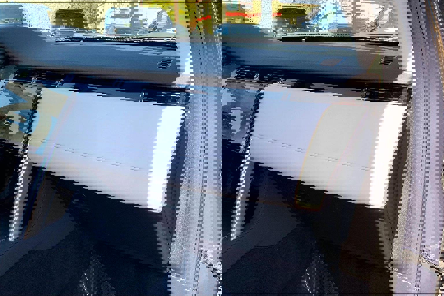 Used 2024 Land Rover Discovery Sport S image 18