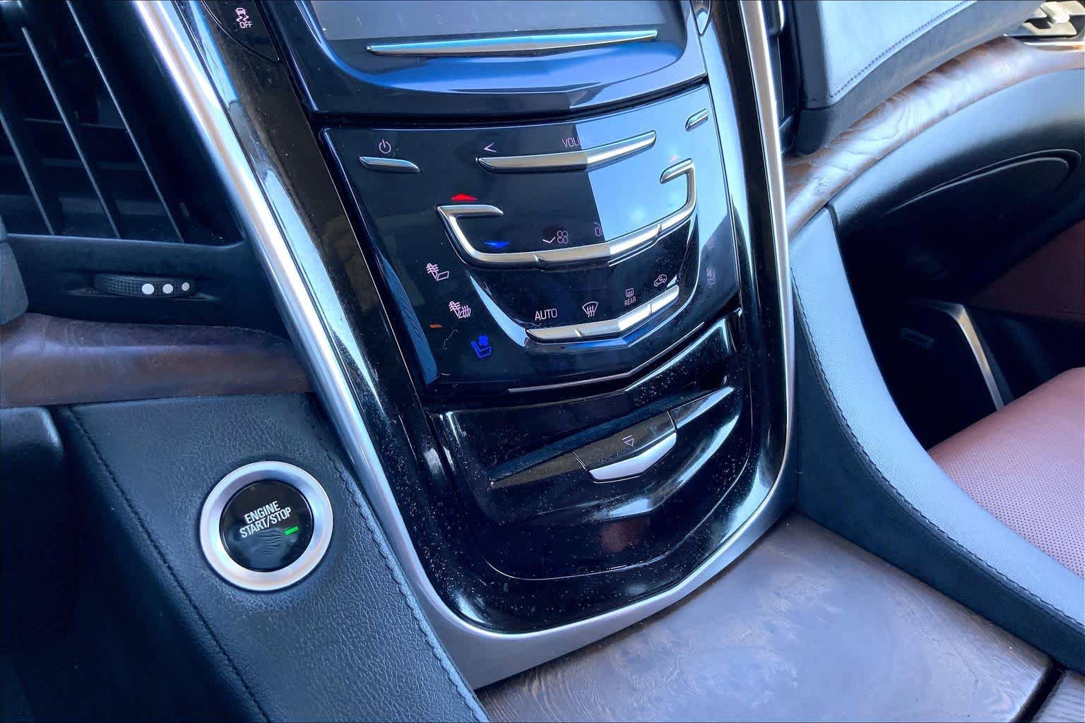 Used 2019 Cadillac Escalade Premium Luxury RWD image 36