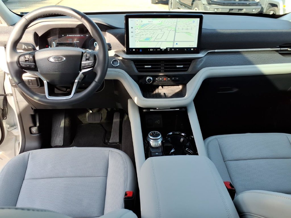Used 2025 Ford Explorer Platinum w/ Ultimate Package AWD/4WD image 14