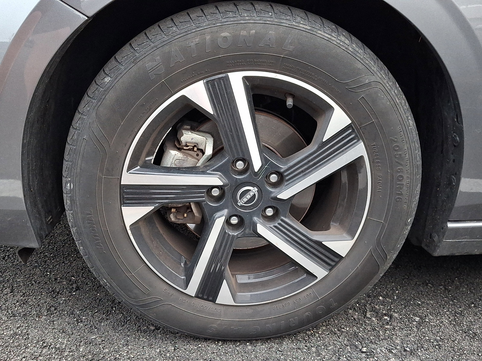 Used 2024 Nissan Sentra SV FWD image 4