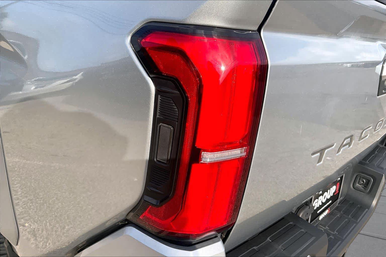 Used 2024 Toyota Tacoma Limited AWD/4WD image 28