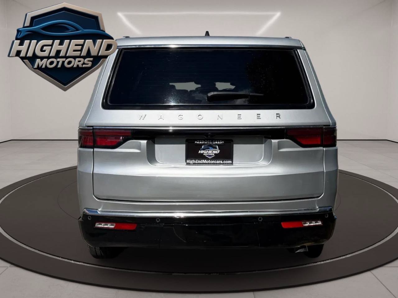 Used 2025 Jeep Wagoneer Series II AWD/4WD image 5