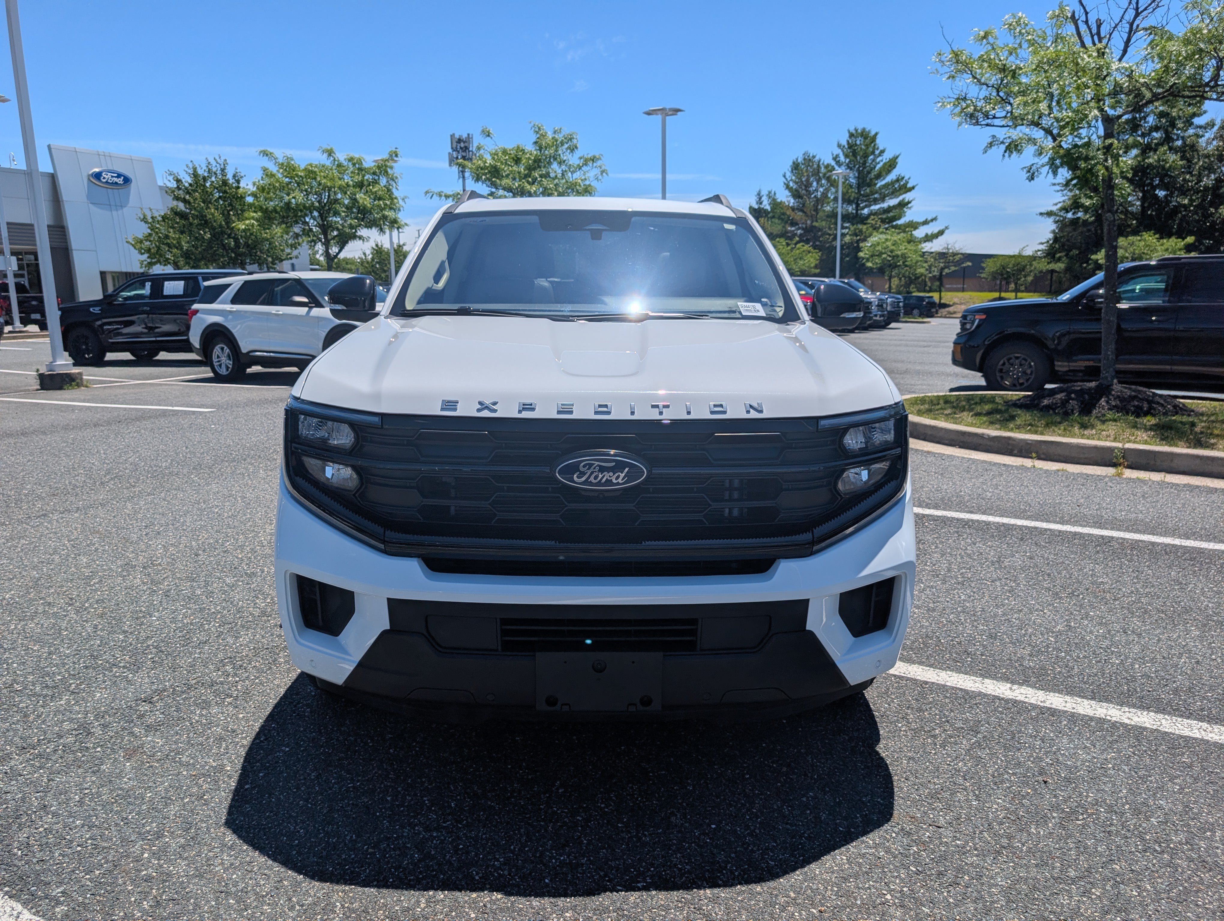 Certified 2025 Ford Expedition Active AWD/4WD image 8